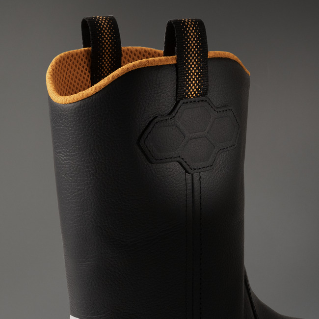 Up-close view of HeatArmor Wellington boot’s pull tabs