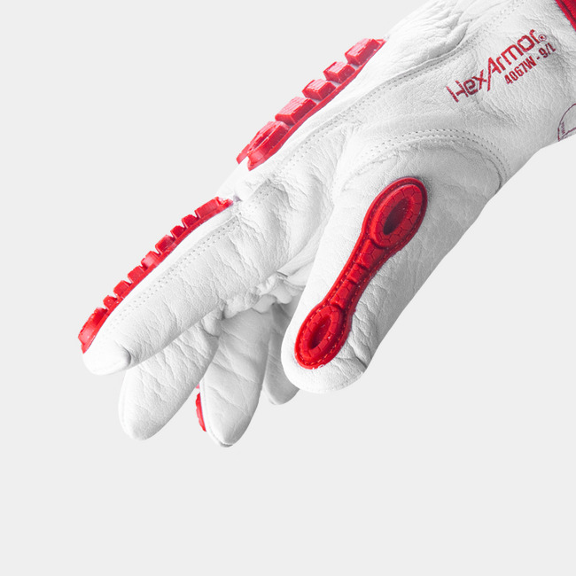 Chrome SLT 4067W thinsulate leather gloves as they might appear on your hands.